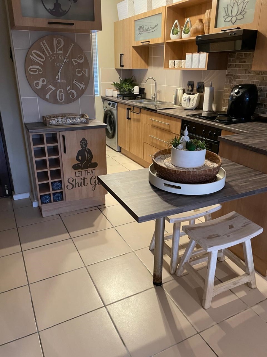 2 Bedroom Property for Sale in Sherwood Eastern Cape